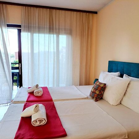 Apartmani Svitlana Sukošan Esterno foto
