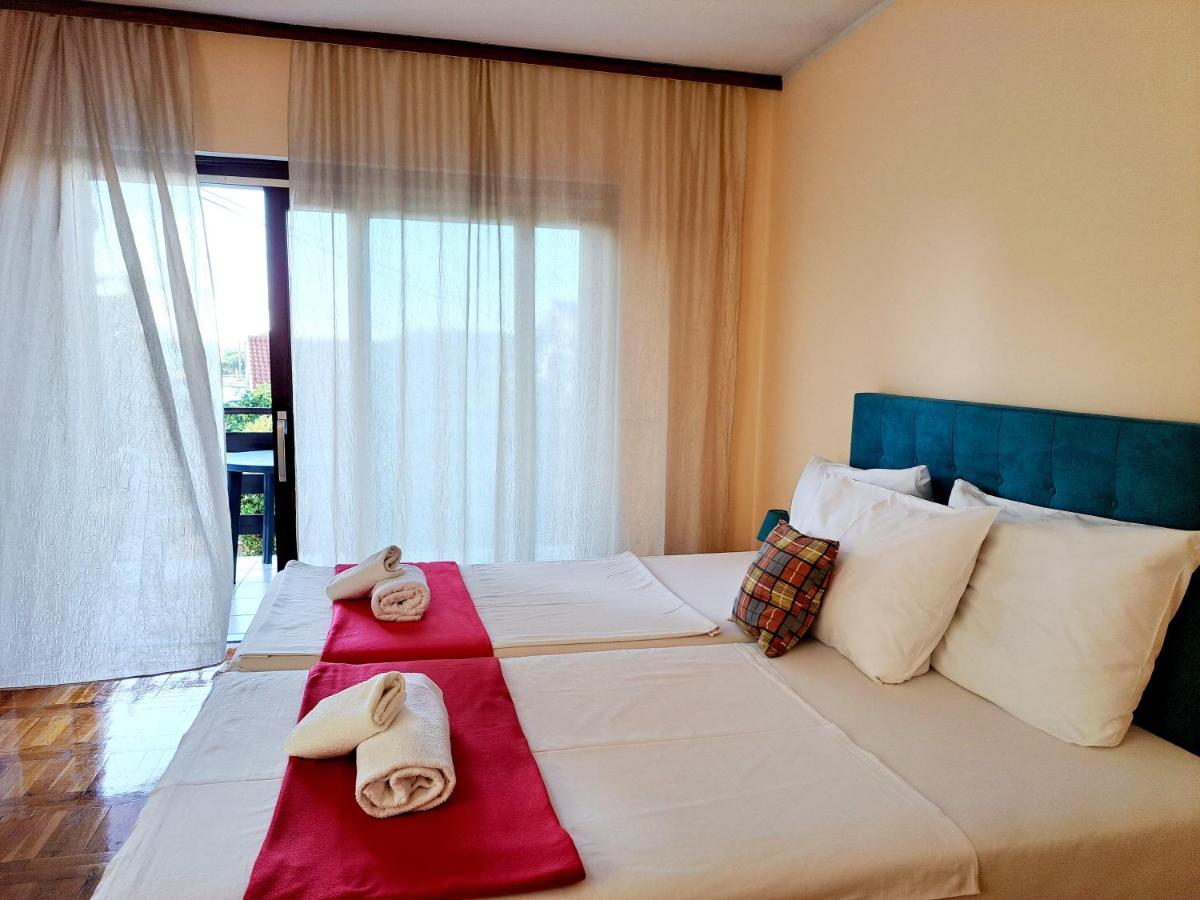 Apartmani Svitlana Sukošan Esterno foto